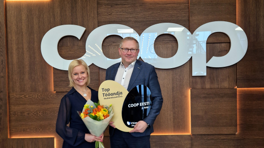 Tiitli võtsid vastu Coop Eesti Keskühistu personalidirektor Kerstin Jaani ja juhatuse esimees Rainer Rohtla. Foto: Siiri Liiva Tiitli võtsid vastu Coop Eesti Keskühistu personalidirektor Kerstin Jaani ja juhatuse esimees Rainer Rohtla. Foto: Siiri Liiva