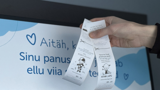 Coopi taaraautomaatides saab taararaha annetada nii lastele kui reservväelastele. Foto: Karolin Pruul Coopi taaraautomaatides saab taararaha annetada nii lastele kui reservväelastele. Foto: Karolin Pruul